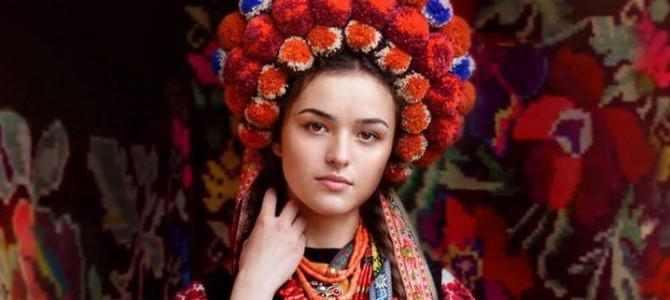 Украинки в патриотической фотосессии, самый популярный снимок в Instagram и первый брак роботов