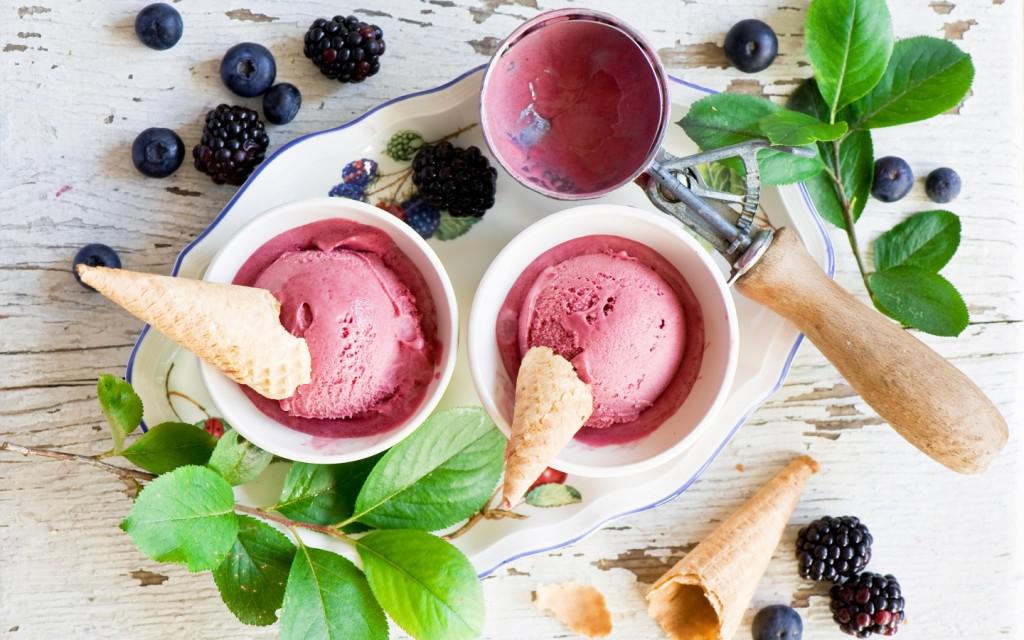 berry-ice-cream-cone
