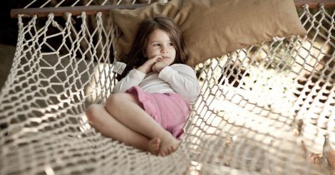 Без чувств: Как помочь ребенку с нарушениями тактильных ощущений