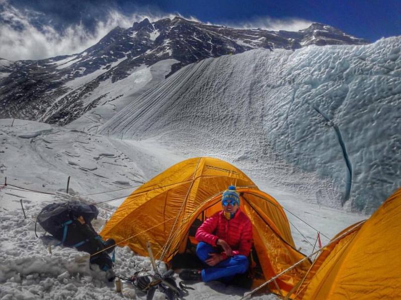 На вершине мира: Украинка впервые покорила Эверест