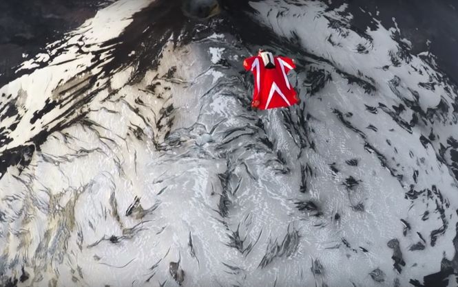 Самая спортивная девушка планеты Роберта Манчино прыгнула в активный вулкан