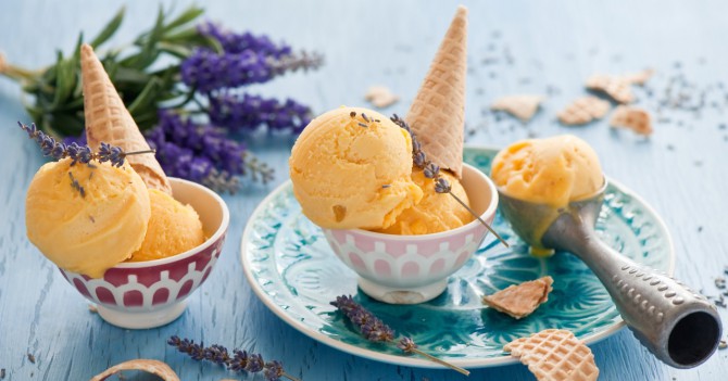 Холодное счастье: 5 рецептов домашнего мороженого от Джейми Оливера