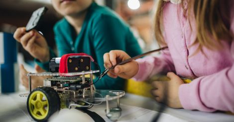 STEM для детей: 9 украинских студий, в которых можно поучиться робототехнике, 3D-печати и программированию
