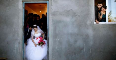 С 12 лет: Как живут девочки-невесты в Грузии