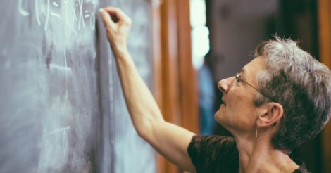 Учат в школе: Насколько важна профессия учителя в Украине?