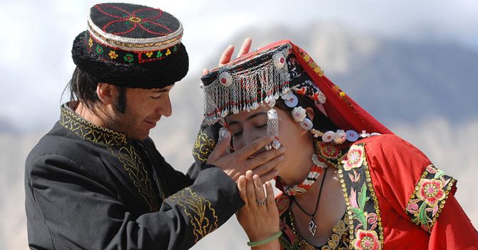 Классический патриархат и жена в тени: Как сегодня живут мужчины в Таджикистане