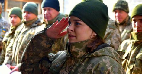 Парламент ухвалив закон, що усуває дискримінацію жінок в армії