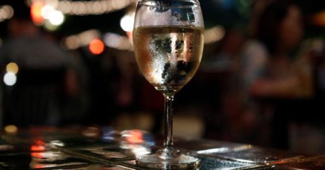 Штраф за незаконный разлив алкоголя в Украине хотят увеличить