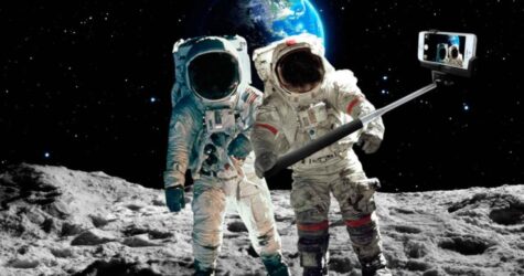 SpaceX планирует отправлять туристов в космос в 2021 году