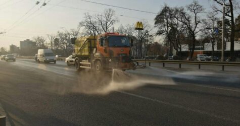В Киеве начинают усиленно мыть улицы