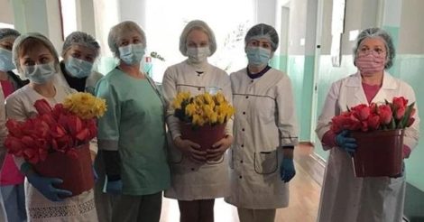 Тысячи тюльпанов для медиков от каховского фермера
