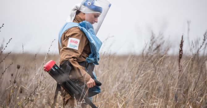 Осторожно, мины: Истории женщин-саперов на Донбассе