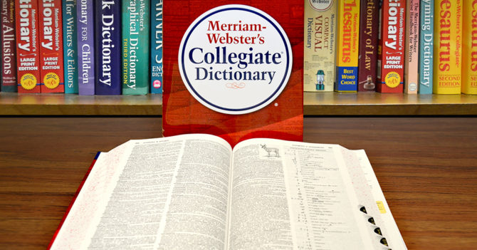 Словарь Merriam-Webster изменит определение слова «расизм»