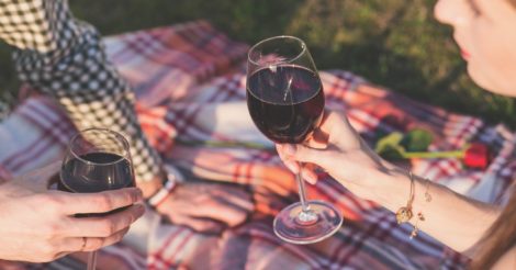 Люди стали пить меньше вина во всем мире: говорит исследование