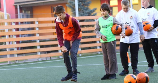 Спорт для детей с аутизмом: как регулярные тренировки помогают в социализации