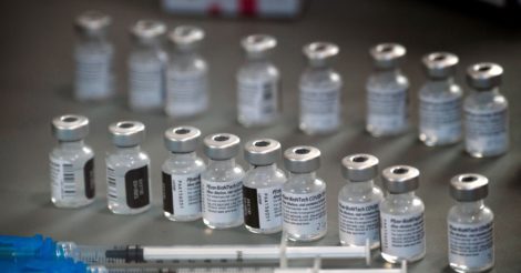Вакцину от COVID-19 компании Phizer будут тестировать на беременных
