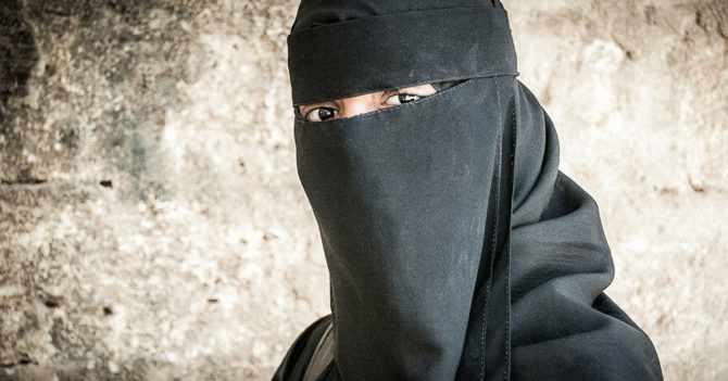 "Талибан" похищает участниц митингов за права женщин: считают в Афганистане