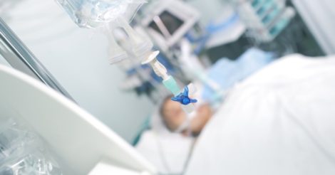 «Реанимация львовской больницы переполнена больными, вакцинированных среди них нет»: рассказывает врач