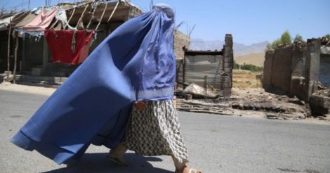 В Афганистане женщинам запретили обращаться к врачу без мужского сопровождения
