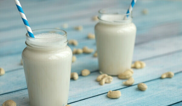 Что такое безлактозное молоко и может ли оно заменить обычное