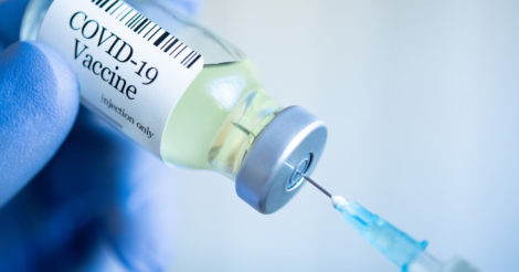 Регулятор ЕС поддержал использование третьей дозы вакцины от коронавируса