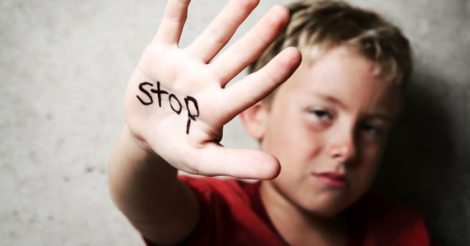 Як ідентифікувати насильство над дитиною: головні ознаки та поради щодо ненасильницького спілкування