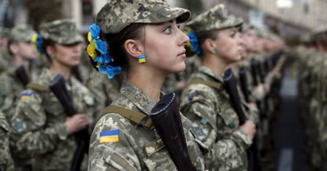 В Верхоной Раде Украины рассмотривают законопроект об обязательной военной службе для женщин