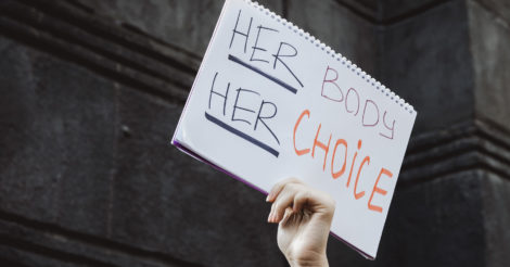 «Аборт — решение женщины, а не государства или священников»: могут ли в Украине запретить аборты