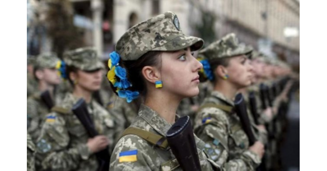 Владимир Зеленский ответил на петицию об отмене женского военного призыва