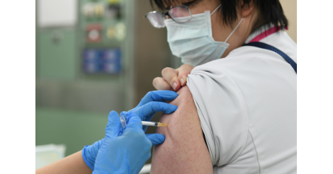 В Украине начнут делать бустерную прививку от COVID-19 людям старше 60 лет