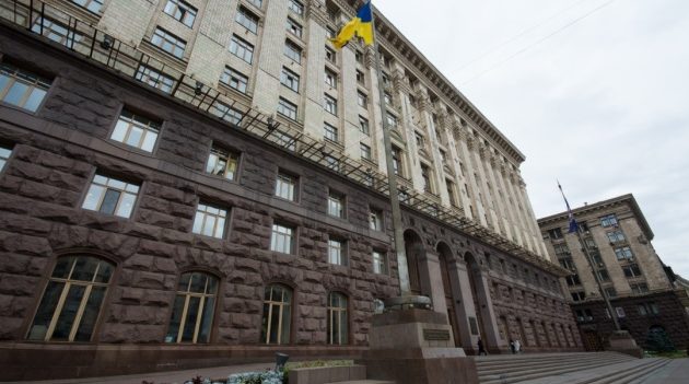 У Києві на півтори доби запроваджують комендантську годину