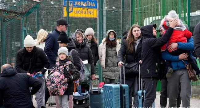 Українці можуть і надалі виїжджати за кордон за внутрішніми паспортами - ДПСУ