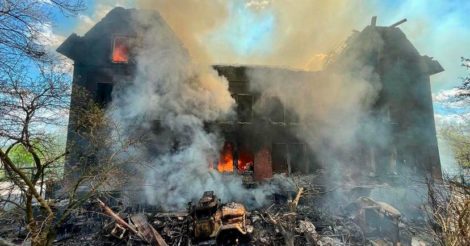 Лисичанська гімназія згоріла вщент черед обстріли окупантів
