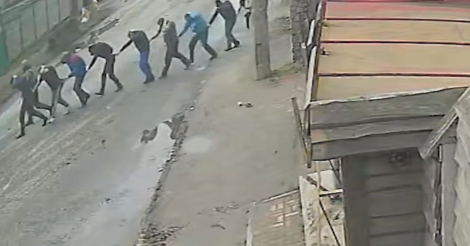Убивство жителів: NYT опублікувало нові докази злочинів окупантів у Бучі (відео)