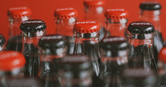 Coca-Cola повністю виходить з російського ринку