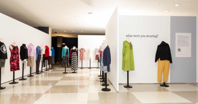 У Нью-Йорку відкрили виставку одягу постраждалих від сексуального насильства