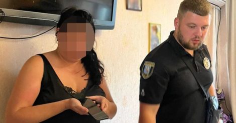 У Києві заарештували мати за виготовлення дитячої порнографії