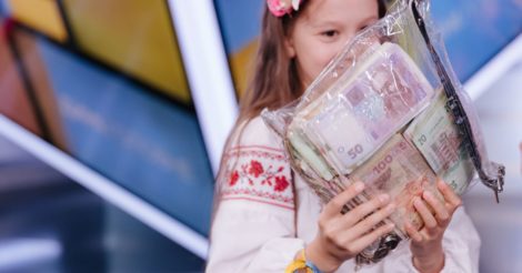 8-річна дівчинка зібрала для ЗСУ майже 25 000 гривень