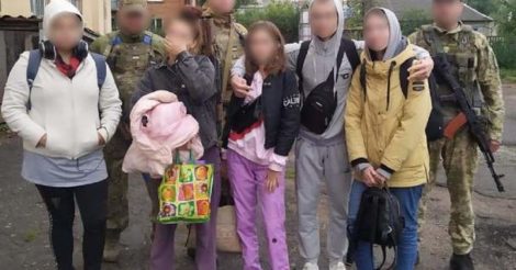 Росіяни перед втечею з Куп’янська закрили в підвалі п’ятьох підлітків