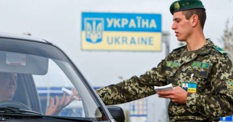 Рішення суду: Тимчасово непридатним до військової служби чоловікам можна виїжджати з України