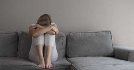 Жінки, які зазнали домашнього насильства, утричі частіше вдаються до суїциду, — дослідження