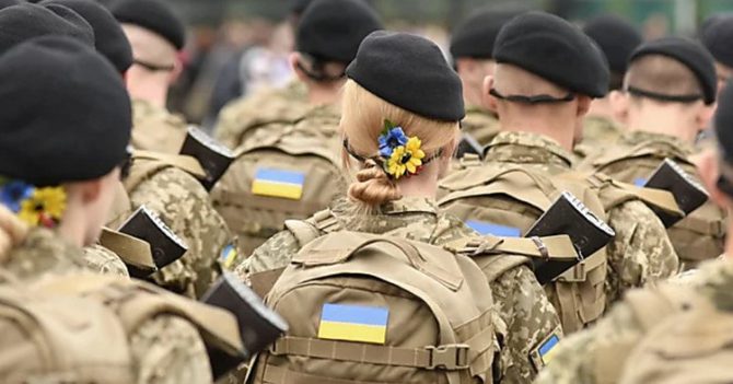 У Міноборони розповіли, чи планується обов'язкова мобілізація медикинь в Україні