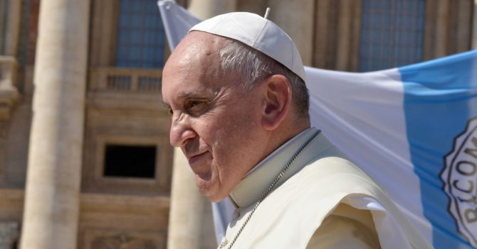 Уперше в історії: Папа Римський дозволив жінкам голосувати на зборах єпископів
