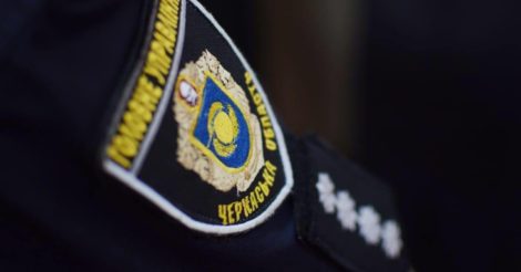Зґвалтування неповнолітньої черкаськими поліцейськими: підозрюваних взято під варту