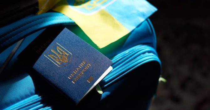 Примусова паспортизація: у Мелітополі школярам не видають атестати без російських паспортів