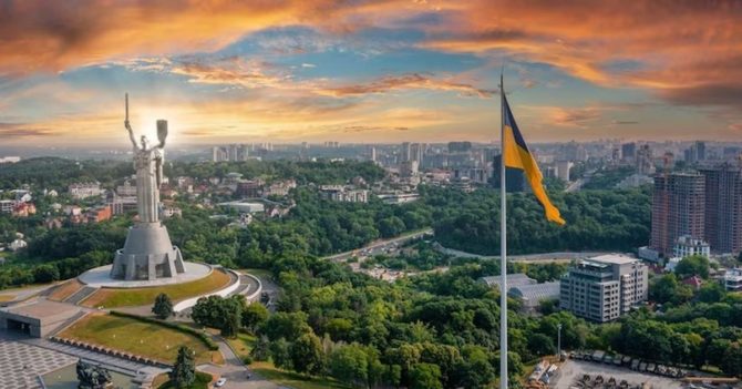 До Дня Конституції України проведуть три безкоштовні екскурсії у Києві: деталі