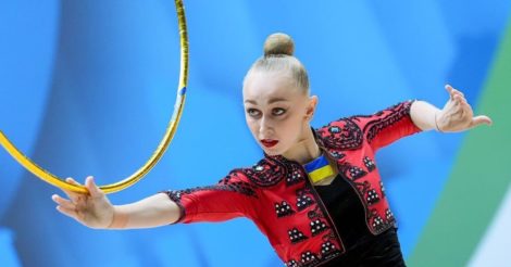 Українська художня гімнастка Христина Погранична завоювала два "золота" та одне "срібло"