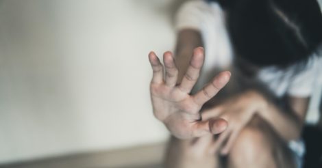У Рівному 12-річна дівчинка постраждала від сексуального насильства з боку засновника релігійної організації