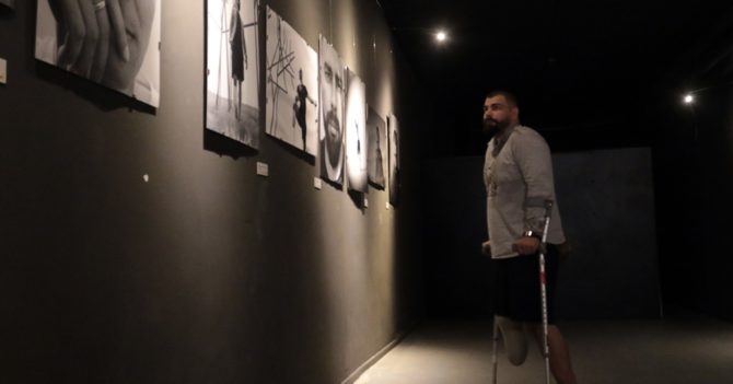 «Покоління незламних. Мистецтво творити»: у Львові відкрили фотовиставку з пораненими військовими