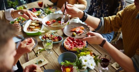 Смак літа на тарілці: топ рецептів із серпневих фруктів та овочів, які варто приготувати